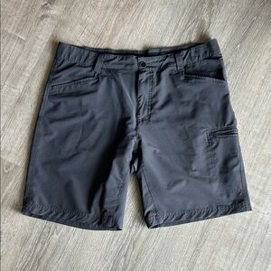 ZeroXposur Men's Charcoal Flat Front Shorts